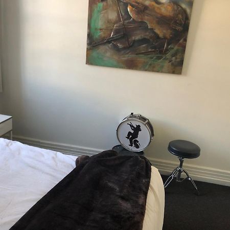 Отель Cat And Fiddle Balmain Сидней Экстерьер фото