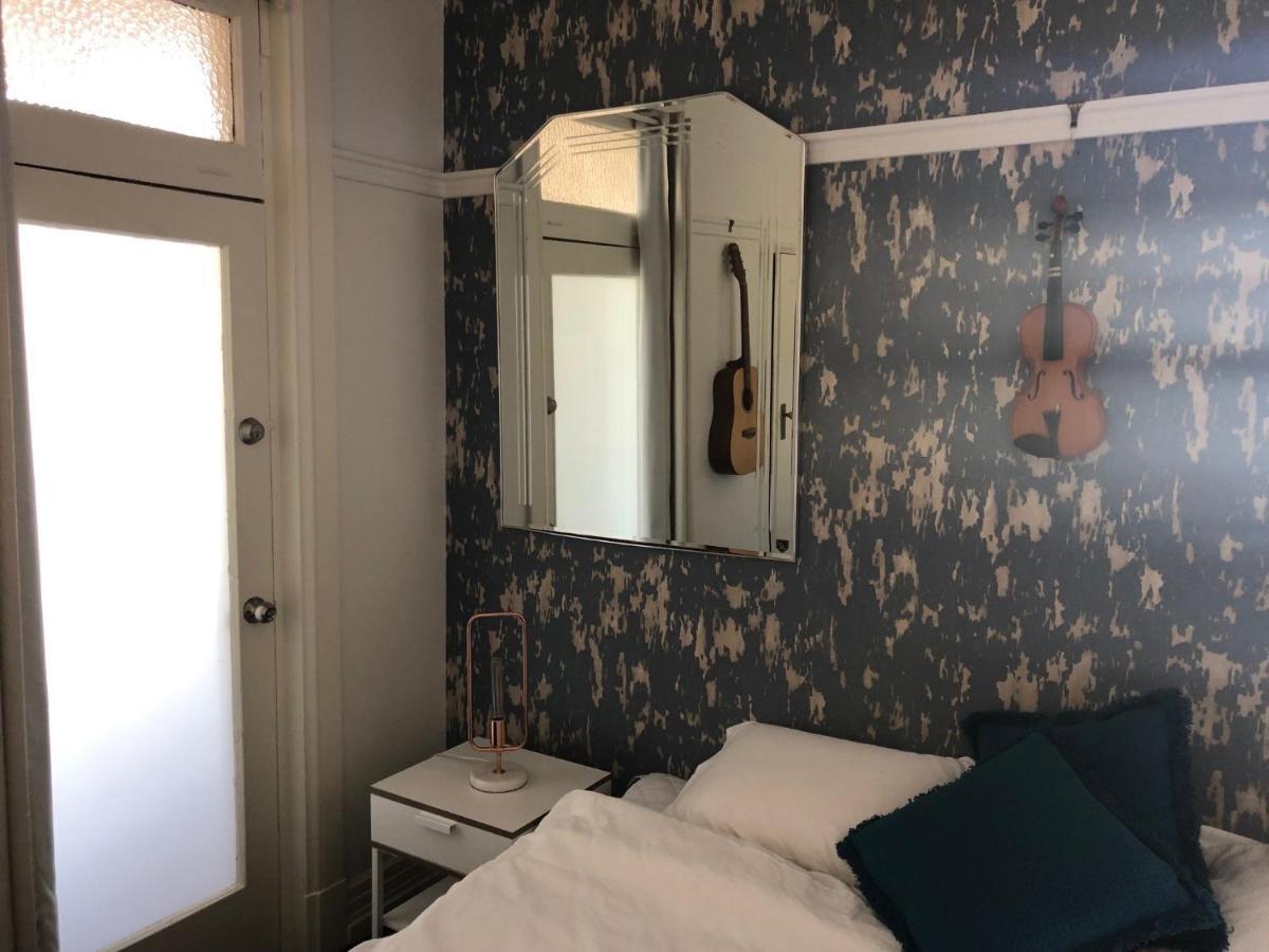 Отель Cat And Fiddle Balmain Сидней Экстерьер фото